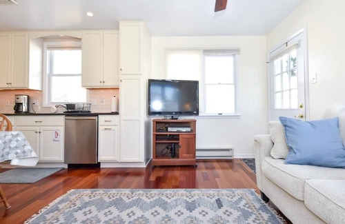 Village Green Casa | 2 bed/2 bath not far from the Beach!