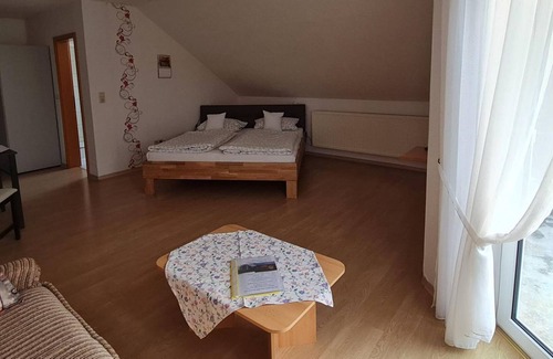 Burgsponheim Apartamento | Apartamento de 2 camas (30 m²) - jardín del claustro - bodega y apartamento de vacaciones Erbacher Hof