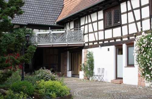 Minfeld Apartamento | Apartamento de 2 camas "Ferienwohnung Hofgarten" - Casa de huéspedes SOLANA