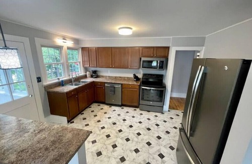 Fredericton Casa | 2 Bed Apartment w/Fireplace