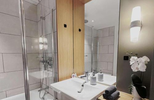 Canning Town Apartamento | 2-Bed Apt Sleeps 4 -Private Parking -WiFi & Tv