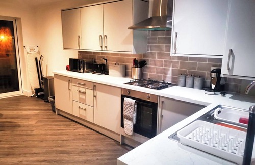 Ridgeway Casa | 2 Bed Bungalow - Enclosed Garden - Wheel Chair Acc