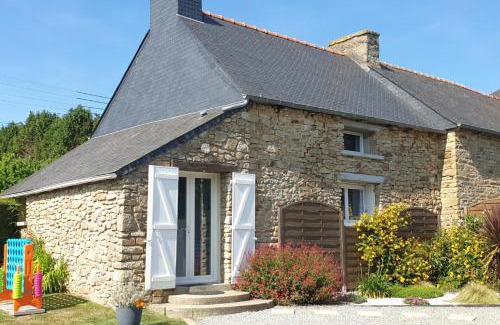 Plemet Casa | 2 Bed Cottage Sleeps 4 with Pool and Pet Friendly