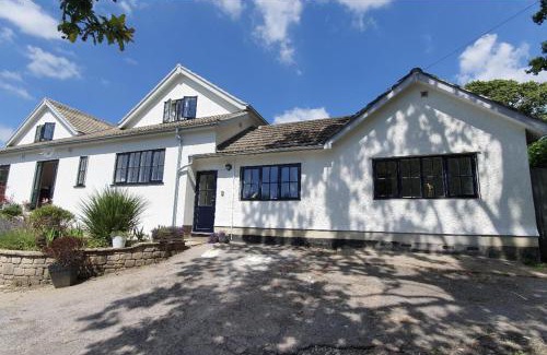 Newton Abbot Casa | 2 Bed Cottage - Sleeps 4 - Garden Pets Wifi