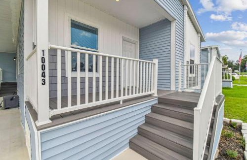 Dade City Casa | 2 Bed Cozy Home, Dade City, Pickle Ball and Pool