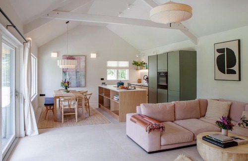 Ashburton Casa | 2-Bed Eco Friendly Home Sleeps 4 with Parking