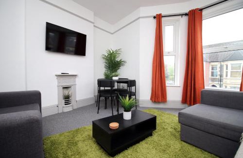 Canton Apartamento | 2 Bed Flat near Stadium with Street Parking by CTO Serviced Apartments