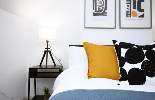 Canton Apartamento | 2 Bed Flat near Stadium with Street Parking by CTO Serviced Apartments