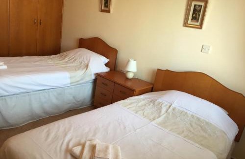Xylofagou Apartamento | 2 Bed Flat - Sleeps 4 - Pool - Parking - Wifi