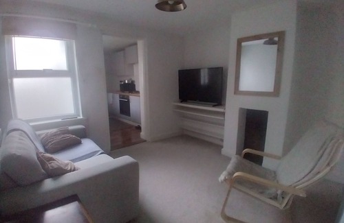 Stowmarket Casa | 2 Bed House- 5 min walk to Stowmarket train station.