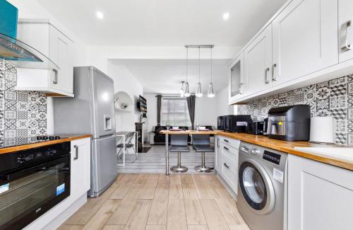 Downham Apartamento | 2-Bed House, Bromley, Free Parking, 30 min to Central London