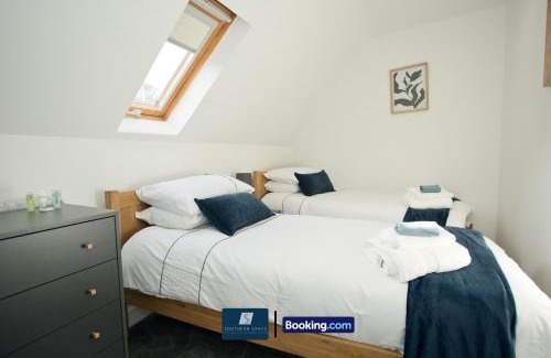 Boscombe Casa | 2 Bed House By Southern Stays Short Lets & Serviced Accommodation Bournemouth With Parking - Relocation & Family, 1km From The Beach