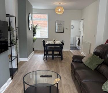 Hull Casa | 2 Bed House Great Location