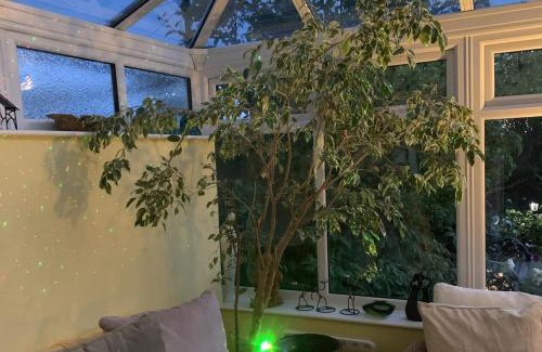 Amesbury Casa | 2-Bed House Sleeps 4 - Enclosed Garden - Tv & WiFi