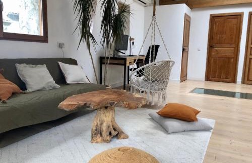 Saint-Clement Casa | 2 Bed House Sleeps 4 - Pets Ok - Pool - Fireplace