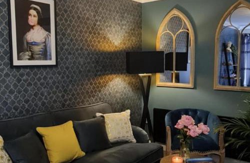 Perth Casa | 2 Bed House - Sleeps 4 - Garden Parking Wifi