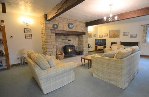 Little Hayfield Casa | 2 Bed in Hayfield PK551