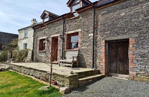 Brecon Casa | 2 Bed in Lower Chapel 94567