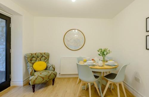 West Lulworth Casa | 2 Bed in Lulworth Cove DC028
