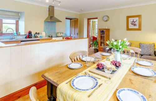Clynderwen Casa | 2 Bed in Narberth 82445