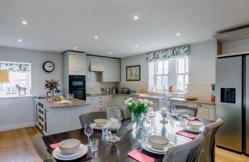 Longnor Casa | 2 Bed in Pilsbury SKN28