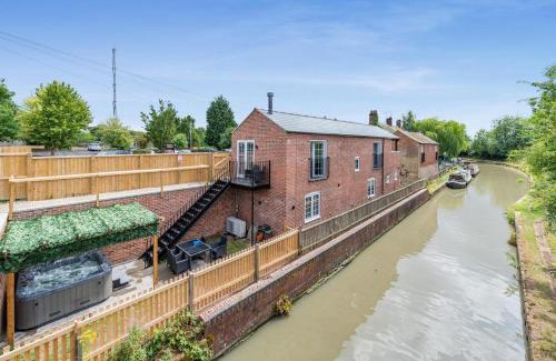 Wellington Casa | 2 Bed in Rugby oc-w32580
