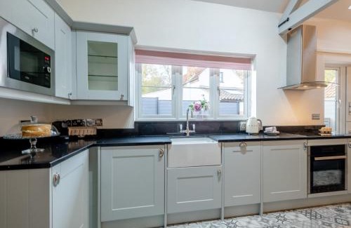 Fakenham Casa | 2 Bed in Stibbard 79993