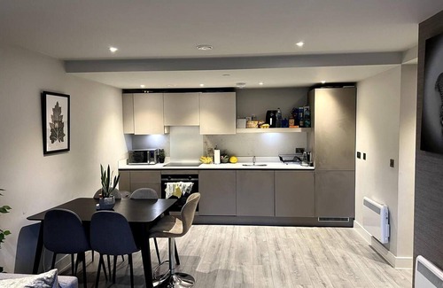 The Westside Apartamento | 2-bed Luxury Apartment in Birmingham City Center