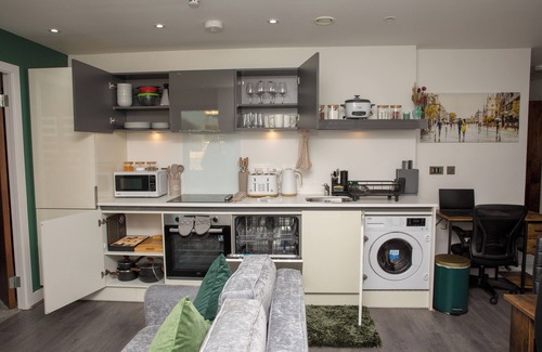 Stonnall Apartamento | 2 Bed Luxury Modern Apartment/ Close To Birmingham Central/ Free On Road Parking