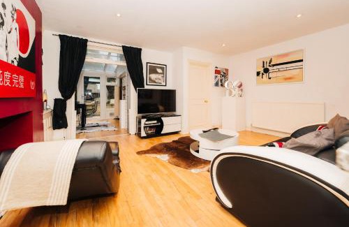 Golborne Casa | 2 Bed Portobello Rd - moments from Tube!