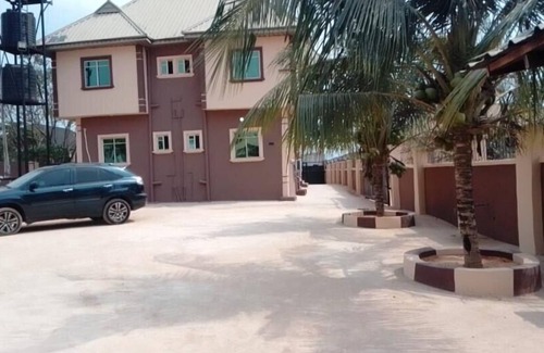 Benin City Apartamento | 2 Bed-Sleeps 4-Free Parking-AirCon-3