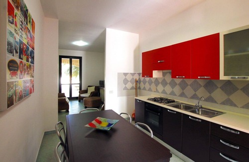 Contrada Pistavecchia 2 Apartamento | Apartamento moderno de 2 dormitorios junto al mar, Wi-Fi, A / C, Terraza,piscina