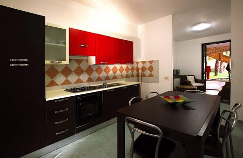 Contrada Pistavecchia 2 Apartamento | Apartamento moderno de 2 dormitorios junto al mar, Wi-Fi, A / C, Terraza,piscina