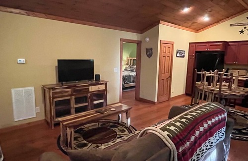 Hayesville Cabina | 2 Bedroom 1 Bath Hayesville Cabin