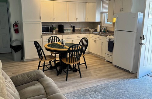 Rio Grande Cabaña | 2 Bedroom 1 Full Bath cottage minutes to beach or bay. 3 Person Max Only !