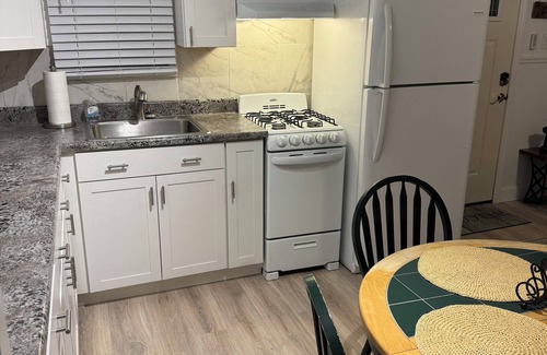 Rio Grande Cabaña | 2 Bedroom 1 Full Bath cottage minutes to beach or bay. 3 Person Max Only !