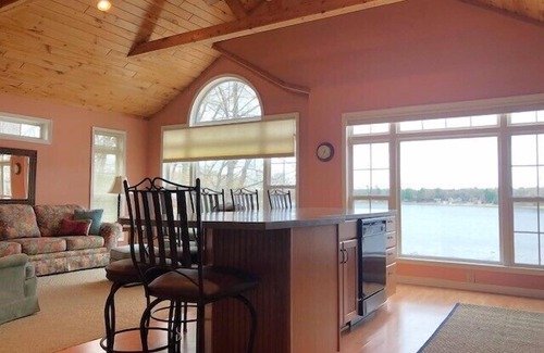 Baldwin Casa | 2 Bedroom, 3 Bath home on the bayou of desirable Big Star Lake! Sleeps 8