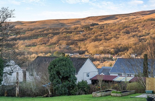 Ammanford Cabaña | 2 bedroom accommodation in Garnant Ammanford
