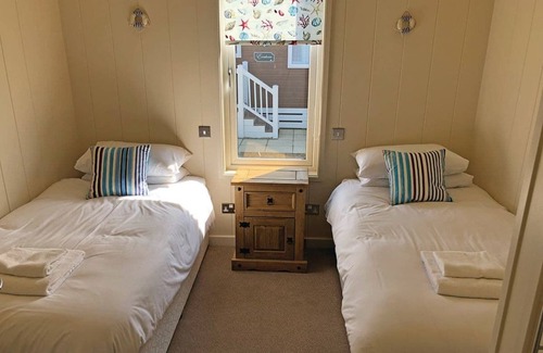 Gisleham Cabina | 2 bedroom accommodation in Lowestoft