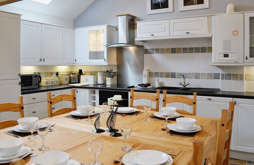 Bodffordd Cabaña | Alojamiento de 2 habitaciones en Tynlon, near Rhosneigr