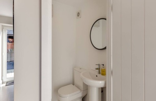 Halfway House Cabaña | 2 bedroom accommodation in Oswestry