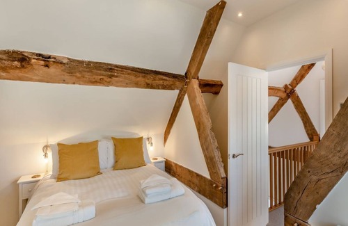 Halfway House Cabaña | 2 bedroom accommodation in Oswestry