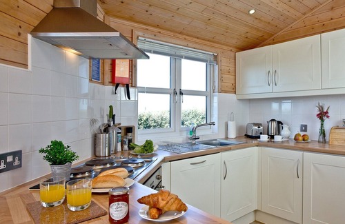 St Merryn Cabina | 2 bedroom accommodation in St Merryn, Padstow