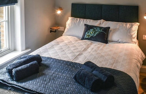 Saltaire Village Cabaña | 2 bedroom accommodation in Saltaire, near Haworth