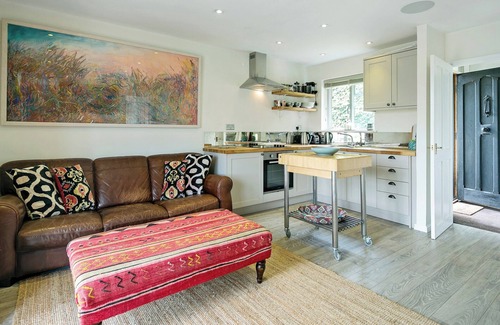 Chilworth Cabaña | 2 bedroom accommodation in Guildford