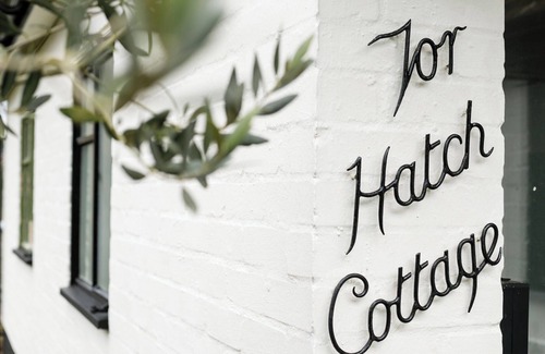 Chilworth Cabaña | 2 bedroom accommodation in Guildford