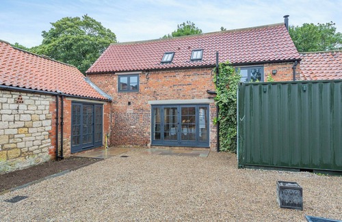 Malton Cabaña | 2 bedroom accommodation in Great Habton, near Malton