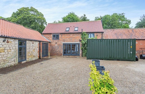Malton Cabaña | 2 bedroom accommodation in Great Habton, near Malton