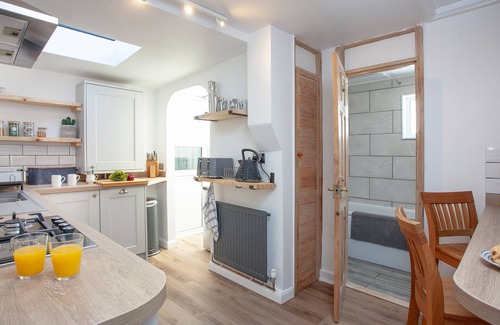 Penryn Cabaña | 2 bedroom accommodation in Mabe, near Penryn