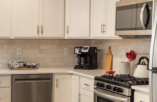 Ellicottville Apartamento | 2 BR + Apartment-Walking distance to town, new build with balcony and fire table